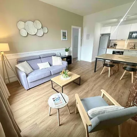 L'accostage アパート *