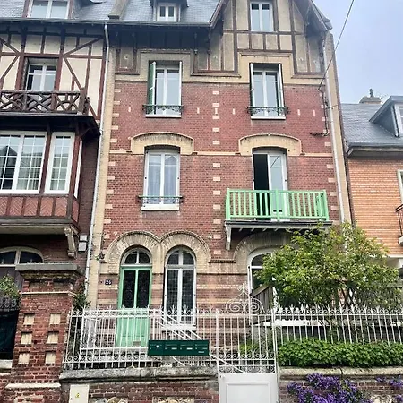 L'accostage アパート